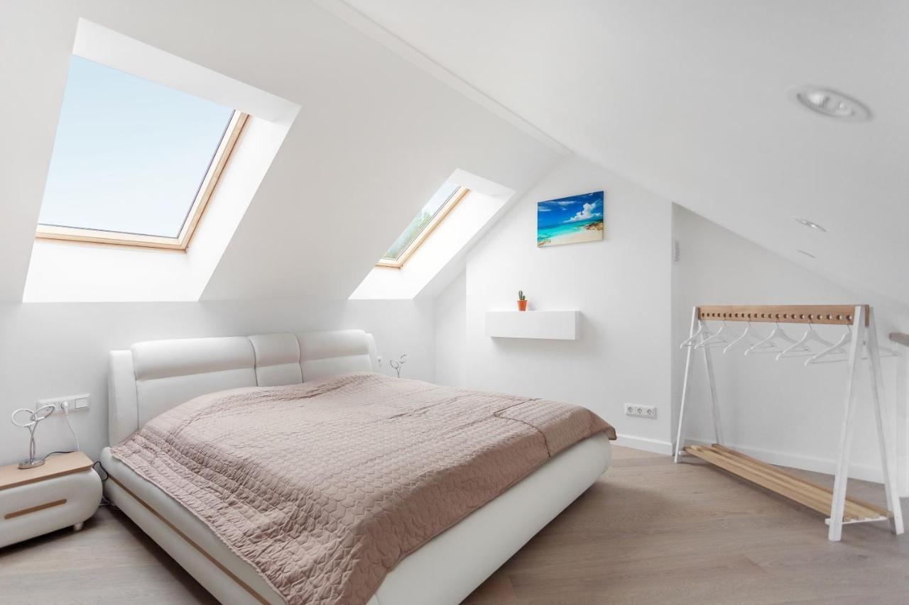 Luxurious Kaunas Basilica Apartment In Old Town By Urban Rent Exterior photo