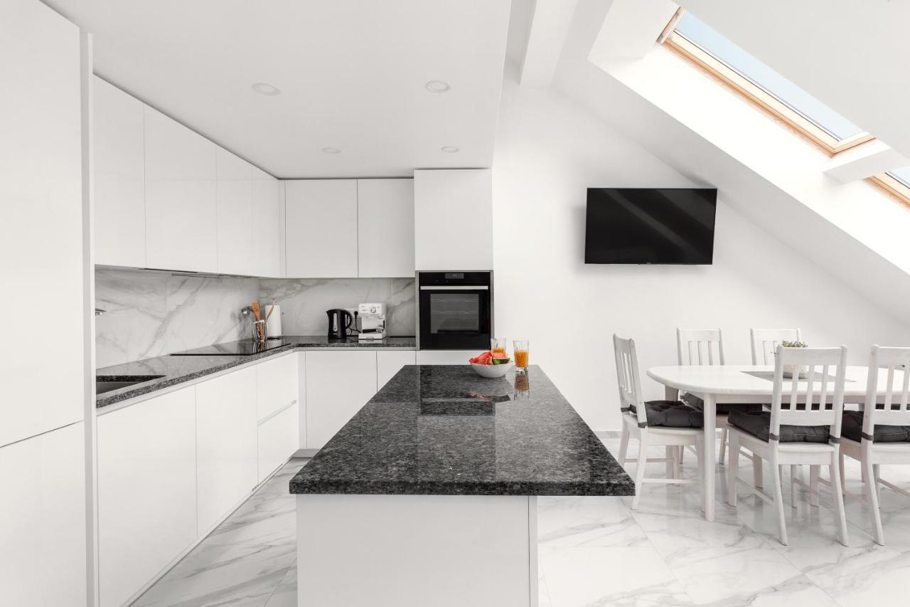 Luxurious Kaunas Basilica Apartment In Old Town By Urban Rent Exterior photo