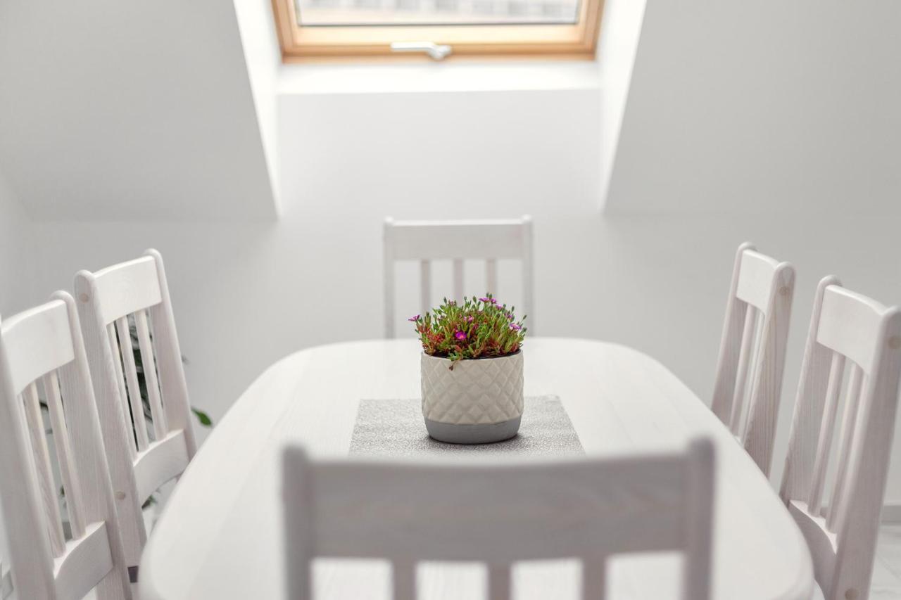 Luxurious Kaunas Basilica Apartment In Old Town By Urban Rent Exterior photo