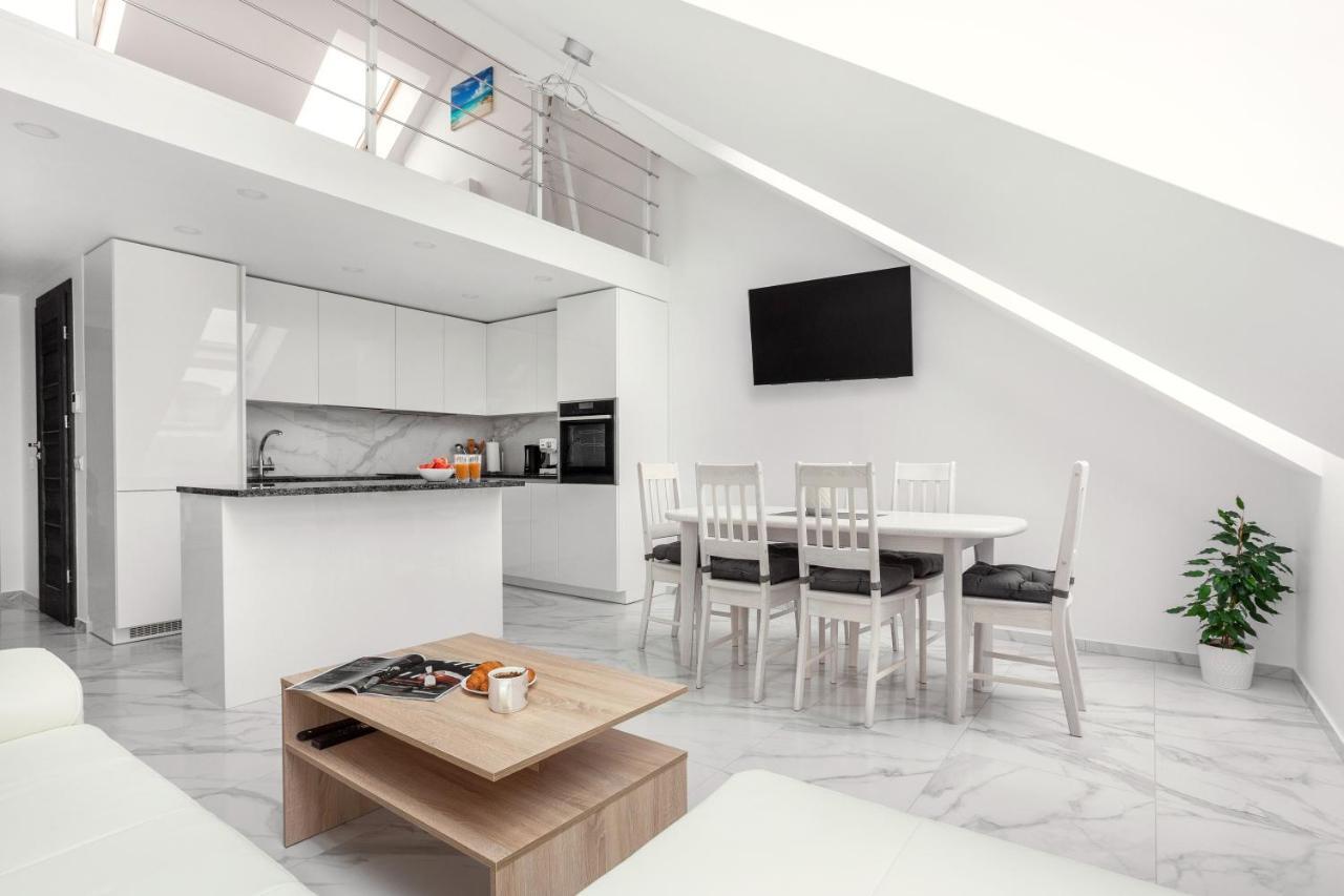 Luxurious Kaunas Basilica Apartment In Old Town By Urban Rent Exterior photo